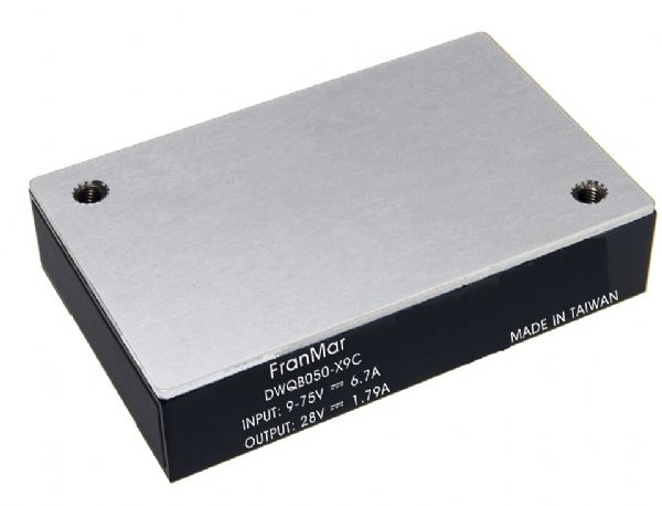 DWQB050-X9Bxyz - Convertitore CC-CC con uscita isolata tipo Quarter Brick 8:1 con ampia tensione di ingresso da 48 V 50 WATT
